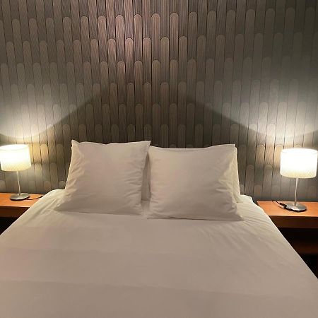 Appartement De Charme Au Pied De La Basilique Saint Remi Reims Eksteriør bilde